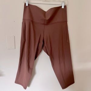 Athleta Salutation Stash II Capri